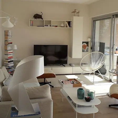 Beautiful Apt With A Sea View In Antibes 公寓 *