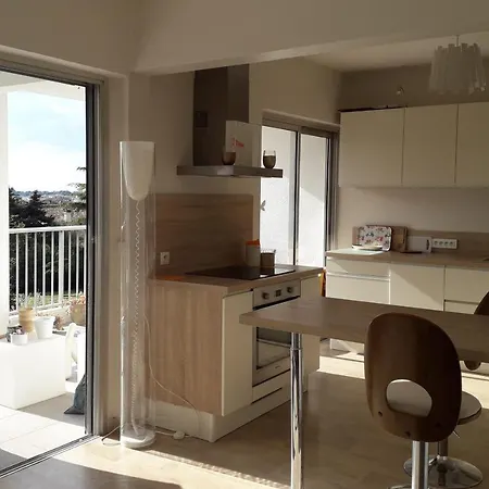 公寓 Beautiful Apt With A Sea View In Antibes *