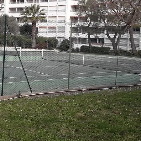 Beautiful Apt With A Sea View In Antibes 昂蒂布