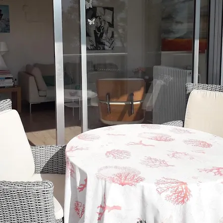 Beautiful Apt With A Sea View In Antibes * 昂蒂布